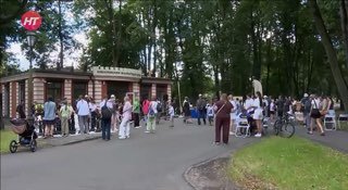 В Великом Новгороде открыли бесплатную шахматную площадку в Кремлёвском парке